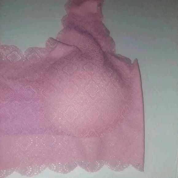 Laura Ashley All Day Comfort Wireless Pull On Bra. Size Medium. - Picture 3 of 5